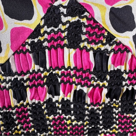 INC International Concepts Silk Blouse Sz 6 Smocked V-Neck‎  Giraffe Pattern - Picture 3 of 14